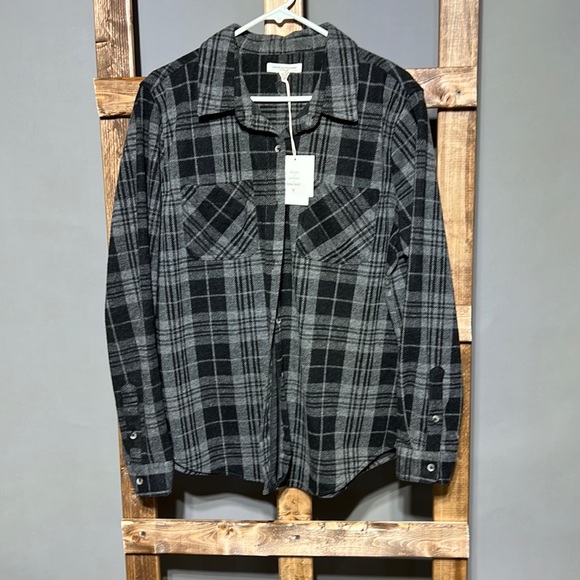 beachlunchlounge Jackets & Blazers - Beach lunch lounge lightweight  graphite black shacket.